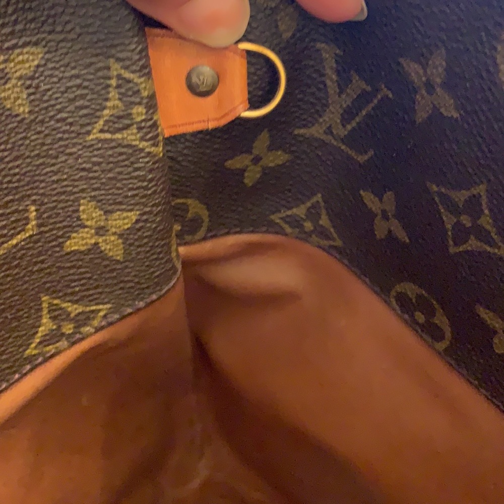 π Closet closing! Hurry..
Authentic Louis Vuitton Sac shopping tote, big size - Picture 9 of 12